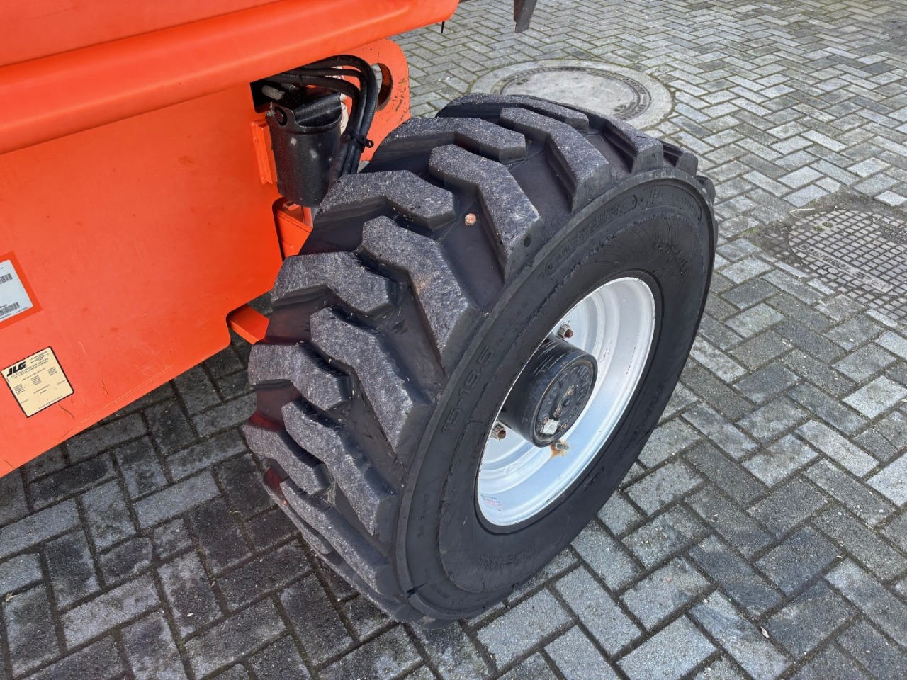 Sold - Telescopic Boom Lift - View 2